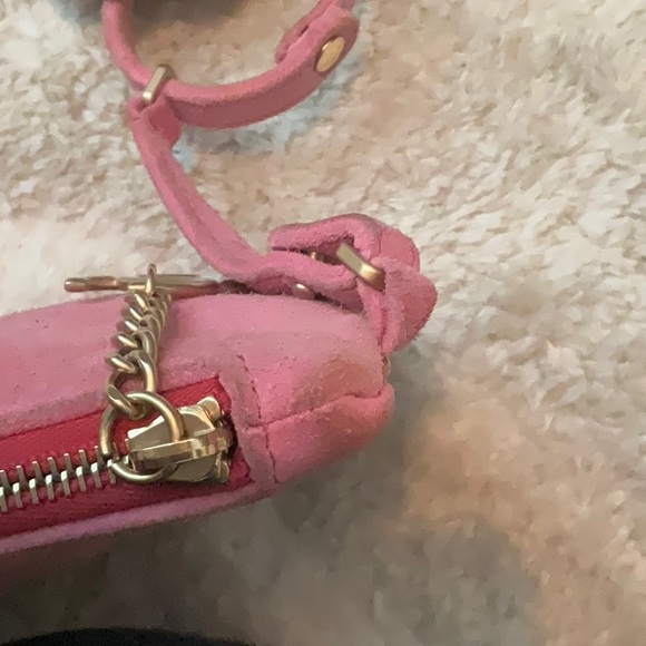 ❌SOLD❌Chanel Suede Camilla Flower Wristlet Clutch! - Picture 12 of 14